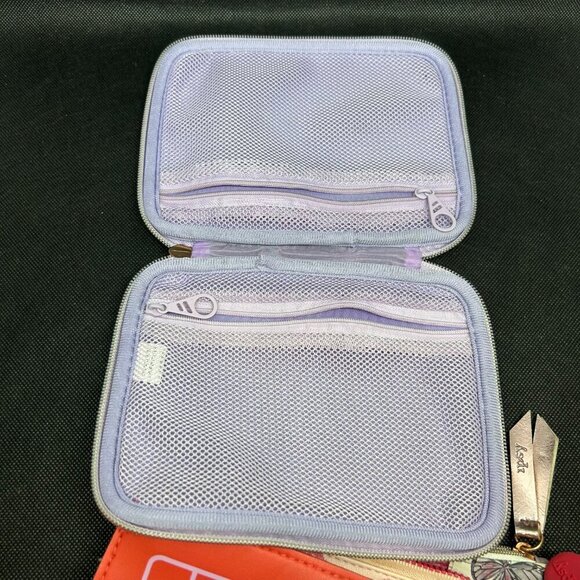 Mixed lot of Ipsy and other cosmetic/storage bags. - Picture 3 of 3